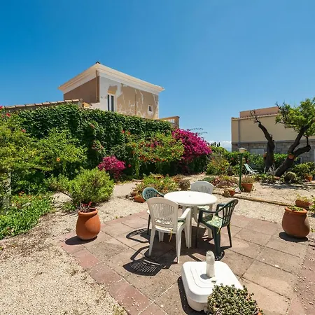 Holiday home Ondina 1 *